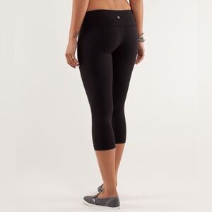 Lululemon Wunder Under Crop - Size 6